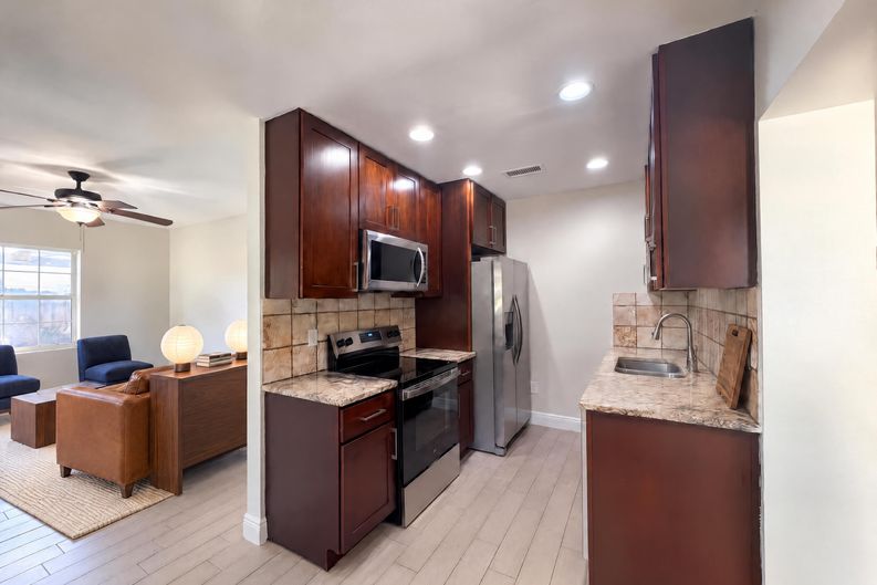 Photo 6 of 21 of 1610 Stevensons Dr, Clearwater, FL