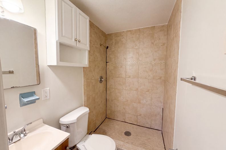 Photo 16 of 24 of 1436 Alabama Ave, Holly Hill, FL