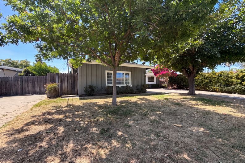 Photo 32 of 41 of 7007 Ursa Pkwy, Sacramento, CA
