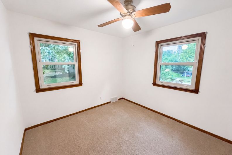 Photo 14 of 22 of 2804 Churchill St, Roseville, MN