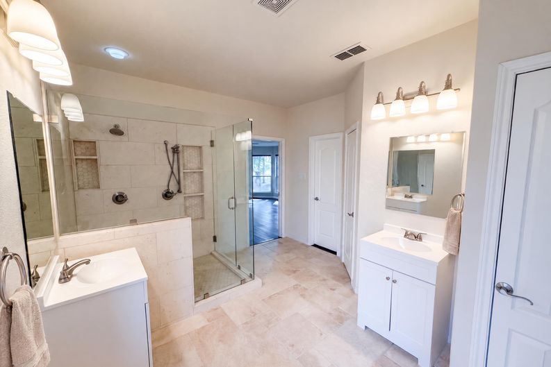 Photo 15 of 38 of 12272 Indian Creek Dr, Fort Worth, TX