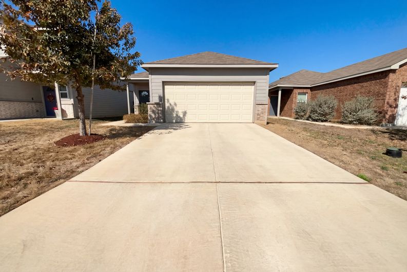 Photo 6 of 17 of 431 Pleasanton Way, San Antonio, TX