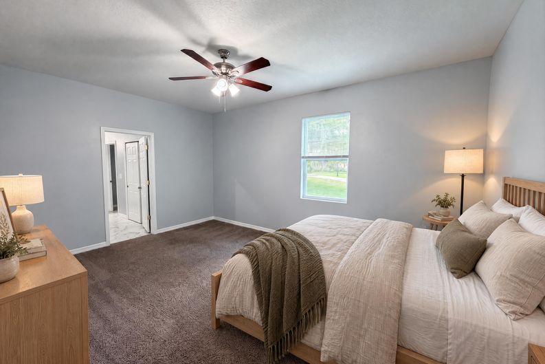 Photo 11 of 27 of 1013 W 11th St, Sanford, FL