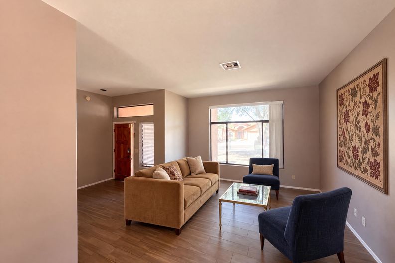 Photo 4 of 16 of 7086 N Avenida Adella, Tucson, AZ