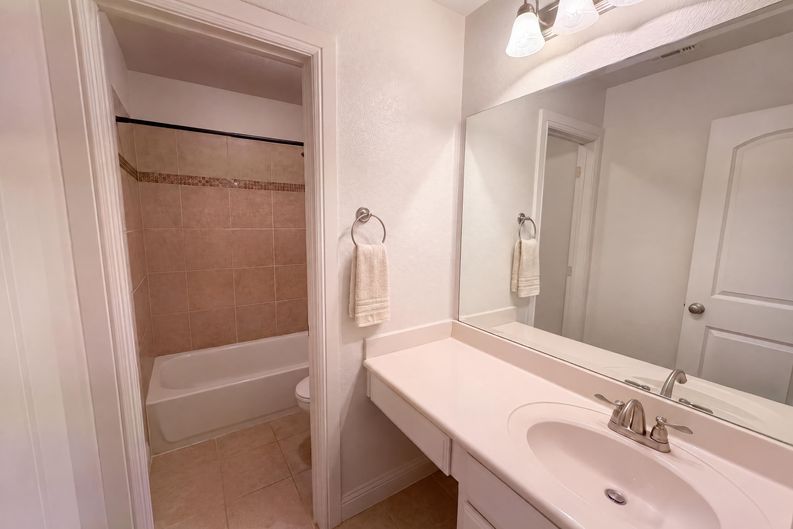 Photo 33 of 43 of 4409 Elmgreen Dr, Roanoke, TX