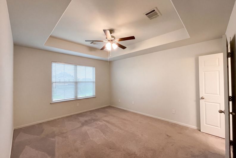 Photo 4 of 21 of 404 Camino Bay Dr, Katy, TX