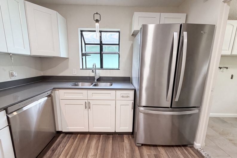 Photo 9 of 21 of 1340 Ottawa Ave, Jacksonville, FL