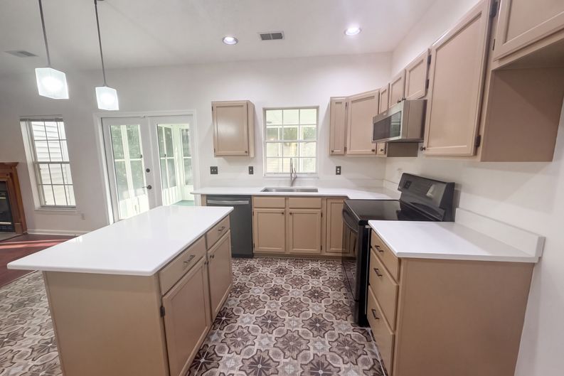 Photo 7 of 24 of 108 Whaler Rd, Summerville, SC
