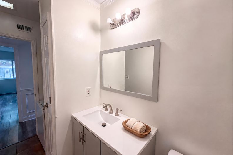 Photo 10 of 16 of 7040 Longstreet Dr, Raleigh, NC