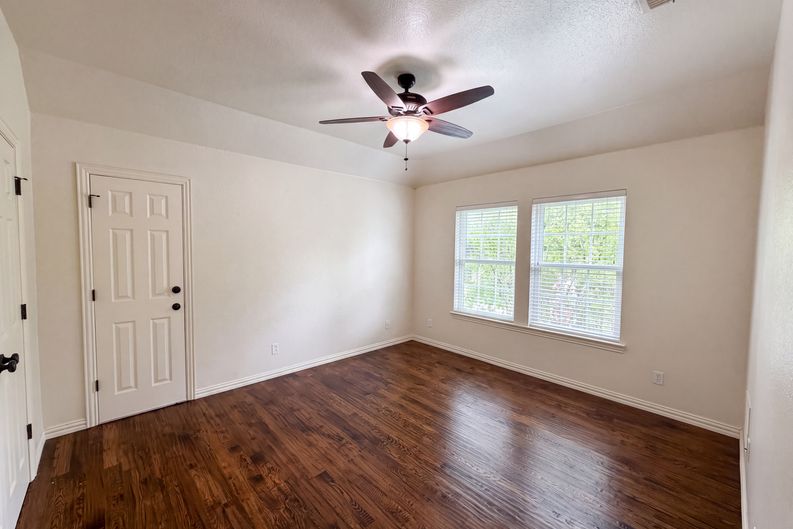 Photo 23 of 38 of 4606 Mill Wood Dr, Colleyville, TX