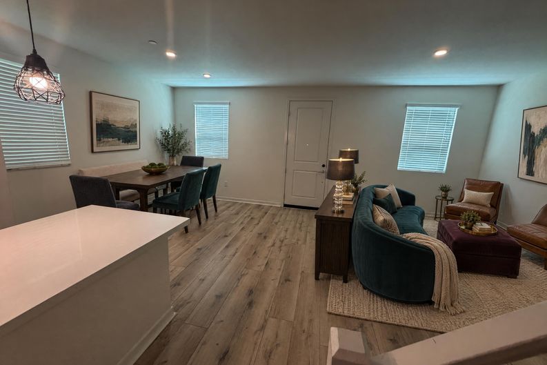 Photo 5 of 21 of 573 Winchester Dr, Oxnard, CA