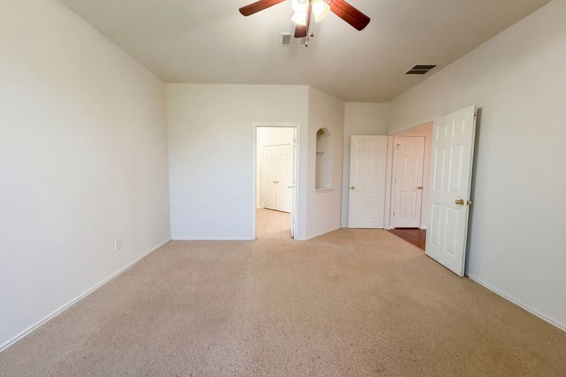 Photo 4 of 20 of 5105 Willamette Ln, Killeen, TX