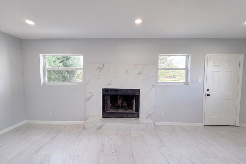 Photo 8 of 19 of 2096 W Atmore Cir, Deltona, FL