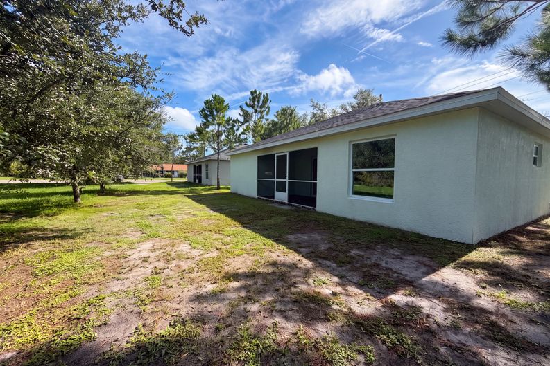 Photo 19 of 22 of 2840 S Shade Ave, Sarasota, FL