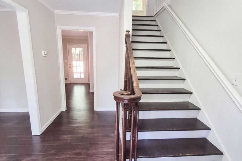 Photo 9 of 21 of 2201 Brookfield Cir, Lawrenceville, GA