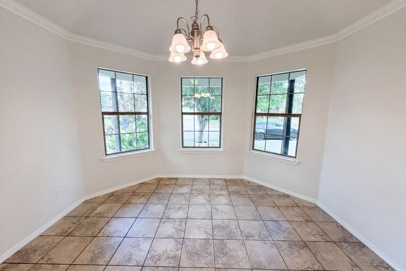 Photo 7 of 17 of 1618 Hillside Dr, Waxahachie, TX