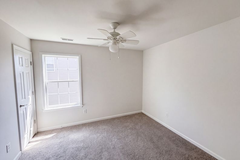 Photo 20 of 31 of 3017 Farmville Cir, Spring Hill, TN