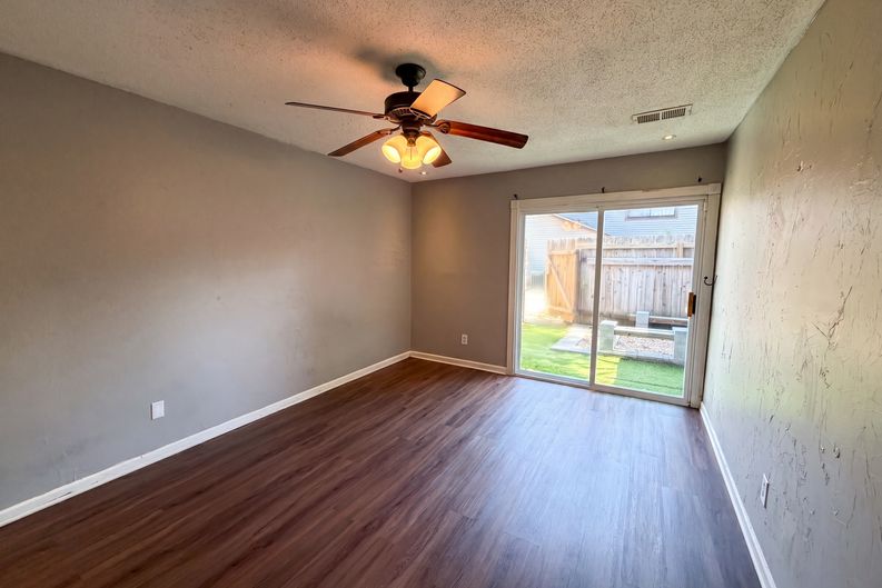 Photo 6 of 25 of 2725 Flintlock Pl, Austell, GA