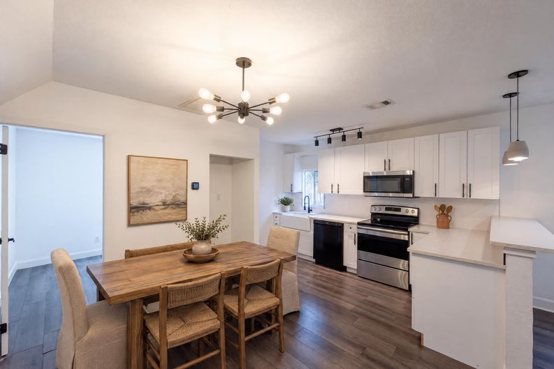 Photo 6 of 15 of 212 W Hiawatha St, Tampa, FL