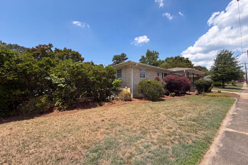 Photo 16 of 21 of 608 E Ryder Ave, Landis, NC
