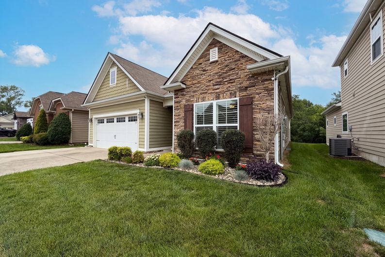 Photo 13 of 15 of 2530 Walpole Ln, Columbia, TN