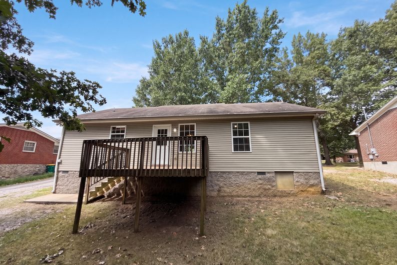 Photo 8 of 25 of 685 Douglas Ave, Lewisburg, TN