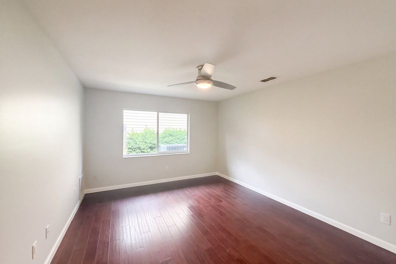 Photo 16 of 30 of 455 Longmeadow Ln, Longwood, FL