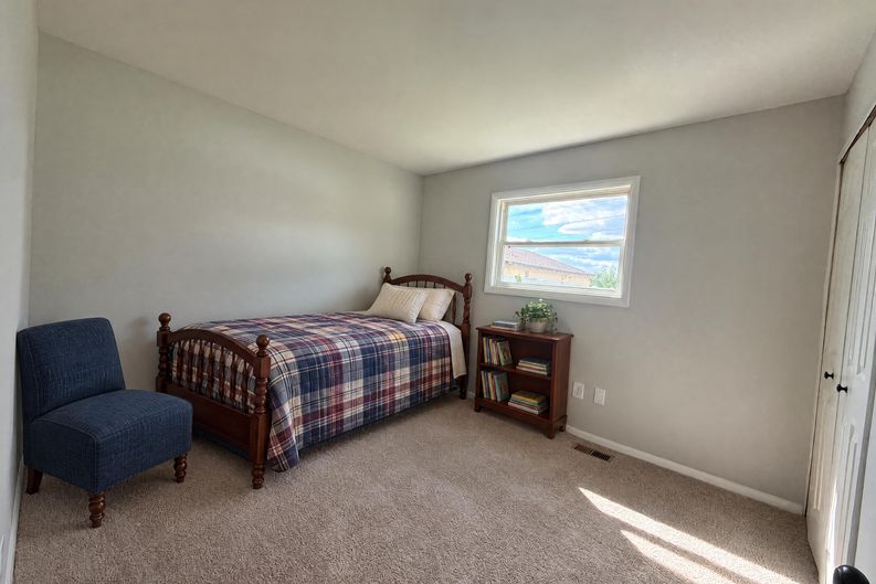 Photo 7 of 28 of 10820 Jackson St, Van Buren Township, MI