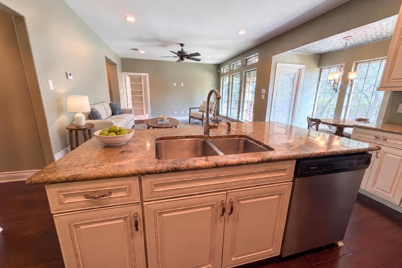 Photo 11 of 27 of 26441 White Eagle Dr, San Antonio, TX