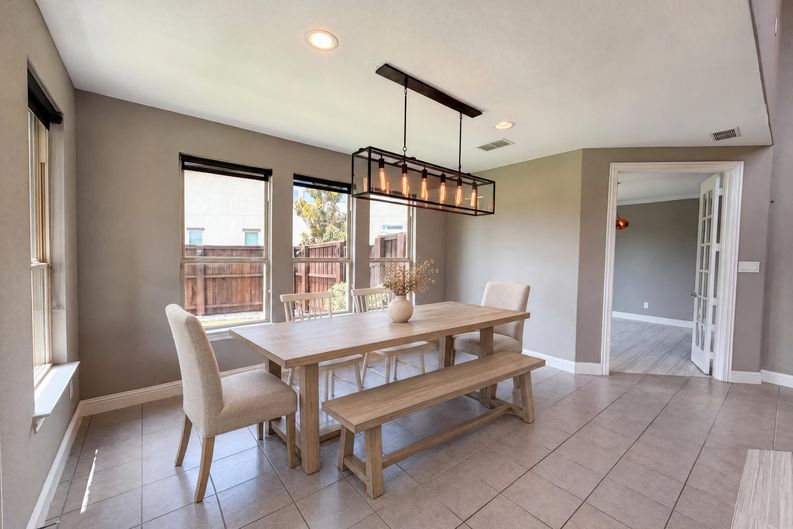 Photo 6 of 42 of 7221 Durand Dr, Irving, TX
