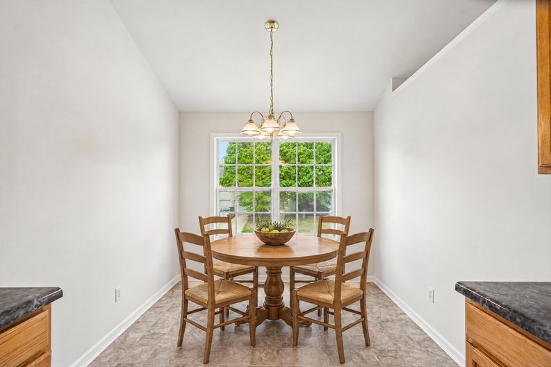 Photo 13 of 31 of 6550 Snowbird Ln, Douglasville, GA