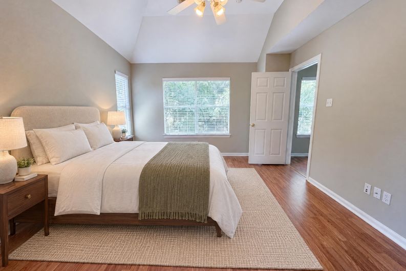 Photo 4 of 21 of 12159 Hawthorne Dr, Montgomery, TX