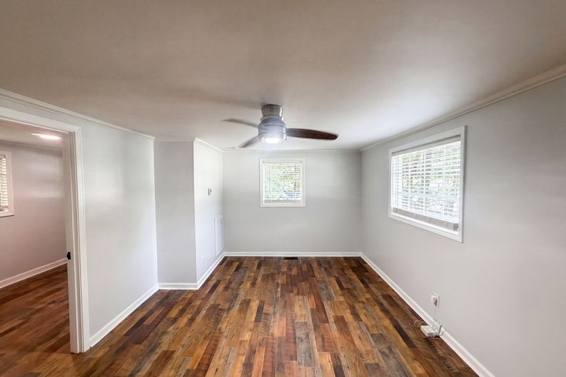 Photo 3 of 18 of 305 Woodbury St, High Point, NC