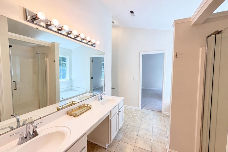 Photo 16 of 22 of 14542 Arbor Ridge Dr, Charlotte, NC