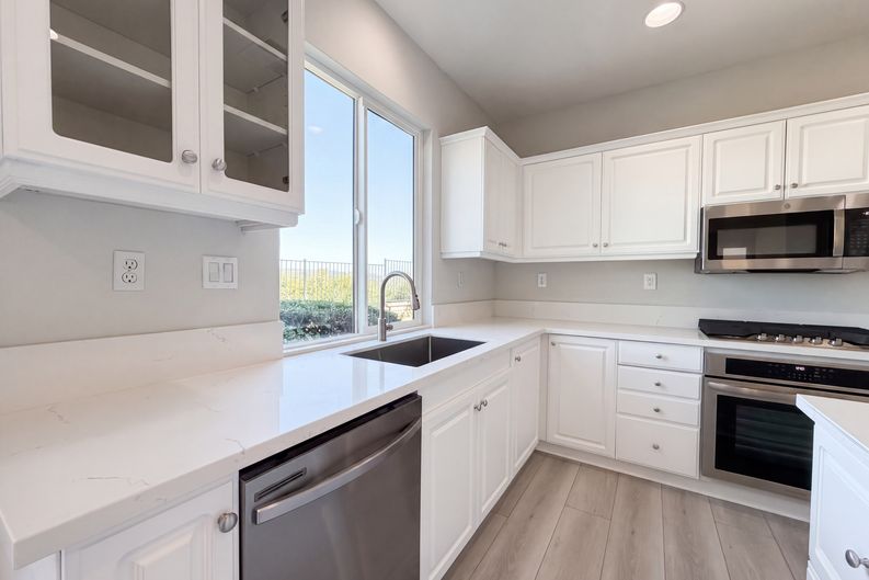 Photo 9 of 25 of 27920 Periwinkle Ln, Valencia, CA