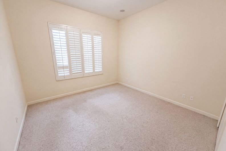 Photo 13 of 30 of 424 NW Dover Ct, Port Saint Lucie, FL