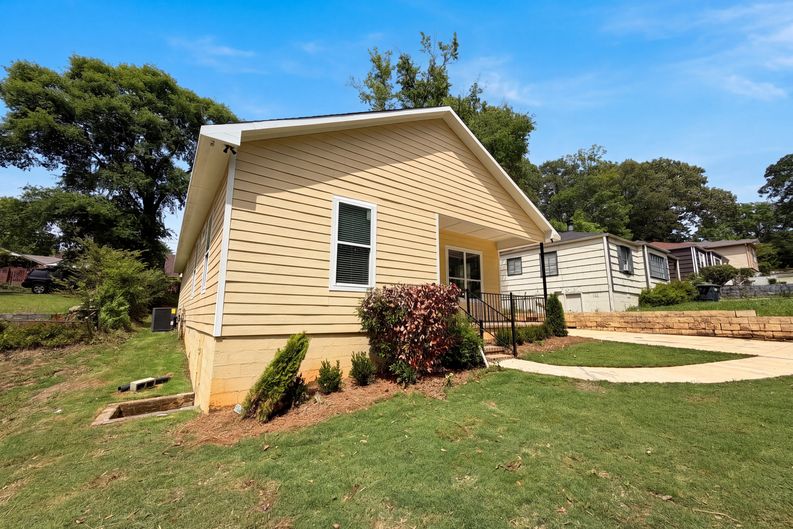 Photo 21 of 22 of 861 77th St S, Birmingham, AL