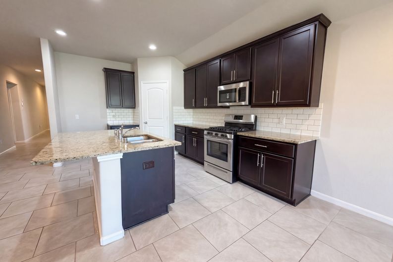 Photo 19 of 24 of 8322 Oakleaf Meadow Ct, Rosharon, TX
