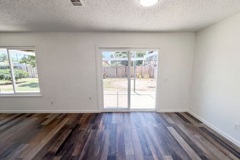 Photo 8 of 26 of 838 Dutra Ave, Rio Linda, CA