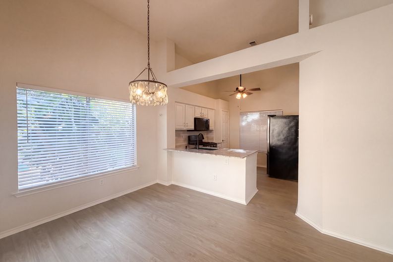 Photo 6 of 21 of 11823 Meadowchase Dr, Houston, TX