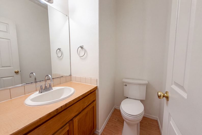 Photo 16 of 21 of 8348 SE 140th Ct, Portland, OR
