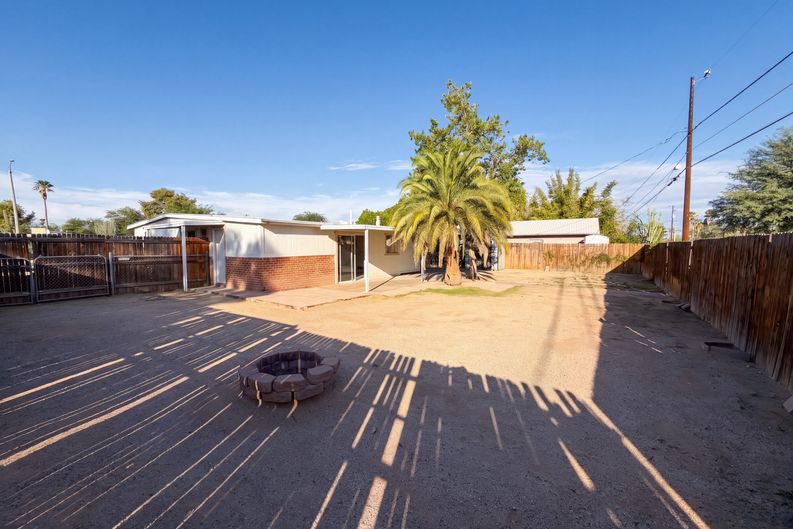 Photo 5 of 20 of 6435 E Calle Castor, Tucson, AZ