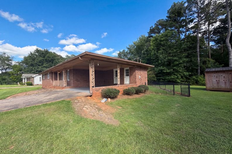 Photo 15 of 18 of 5795 Stewart Mill Rd, Douglasville, GA