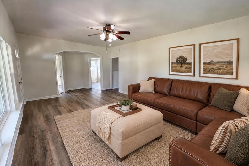 Photo 3 of 13 of 2545 W Mount Vernon Rd, Bethpage, TN