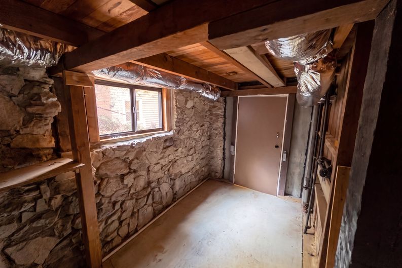 Photo 18 of 20 of 23679 Hillside Dr, Crestline, CA
