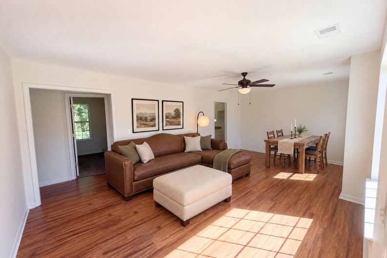 Photo 3 of 19 of 218 Stonewood Dr, West Columbia, SC