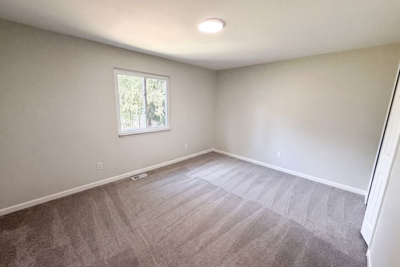 Photo 11 of 20 of 3211 24 Mile Rd, Shelby Township, MI