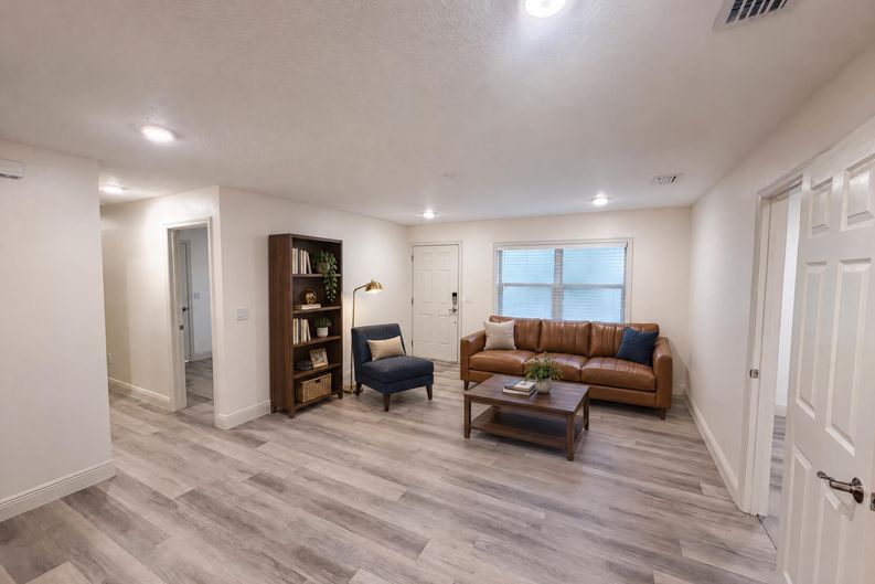 Photo 3 of 26 of 3444 Valeview Dr, Apopka, FL