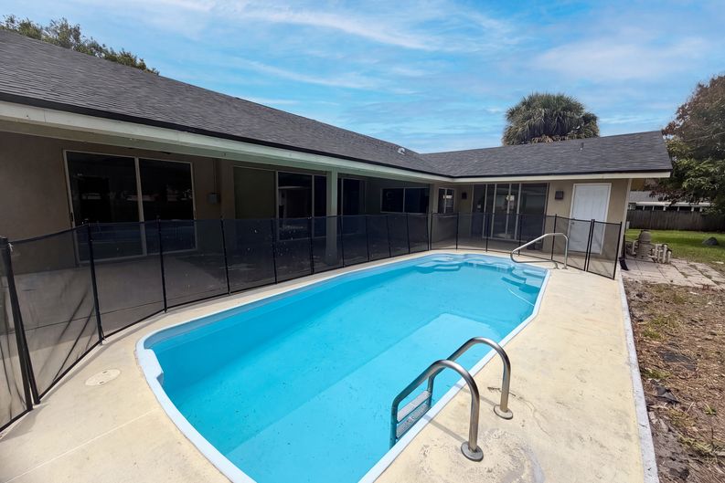 Photo 26 of 29 of 711 SE Celtic Ave, Port Saint Lucie, FL