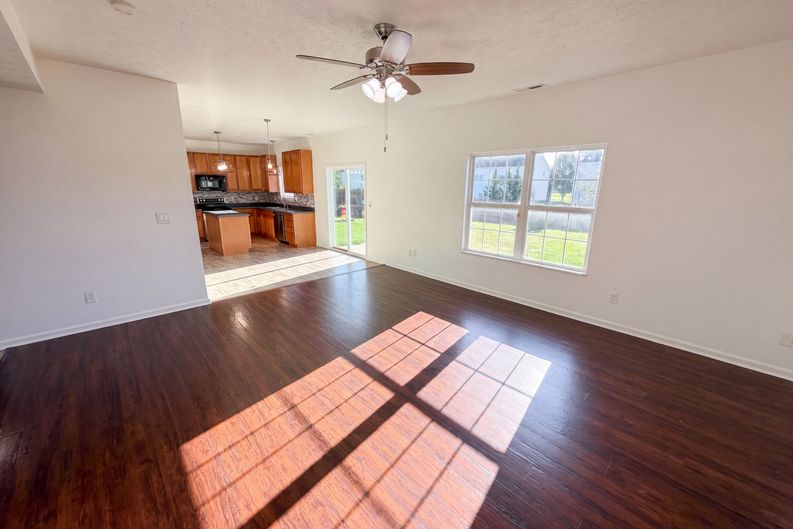 Photo 8 of 34 of 2899 Armaugh Dr, Brownsburg, IN